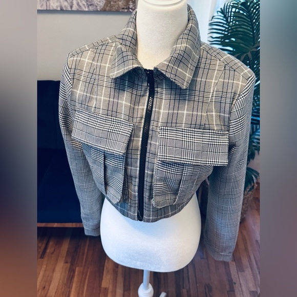 Plaid Gray, Black and White Women's Cropped Jacket (The Seek) - Picture 8 of 11
